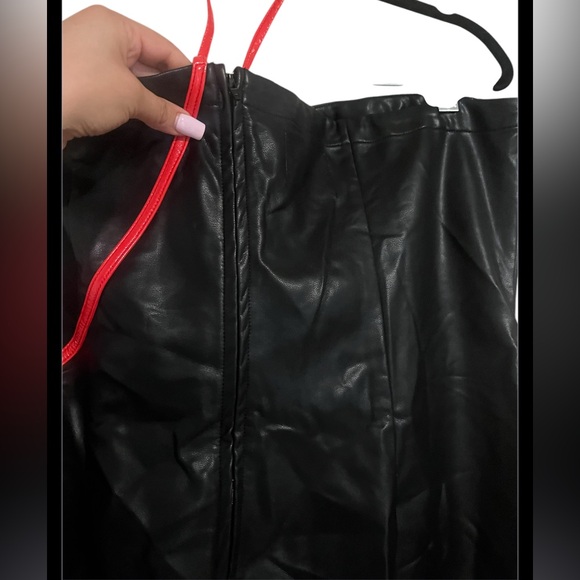 RARE Fashion Brand Company Black Dress with Red Connected Pouch size 2XL - Picture 4 of 5